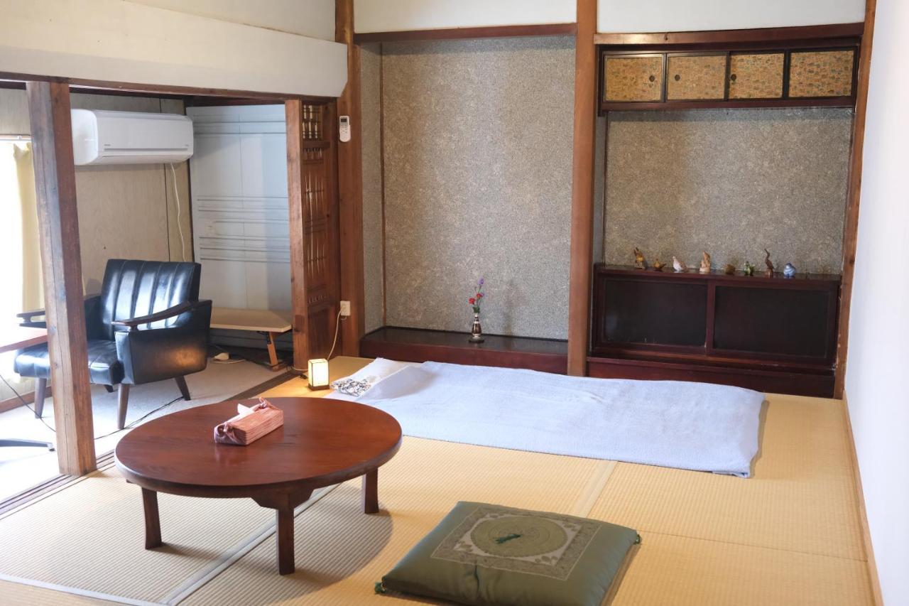 Guesthouse KOJIYA 暮らしをつくる宿 旧糀屋 Fukutsu Eksteriør billede
