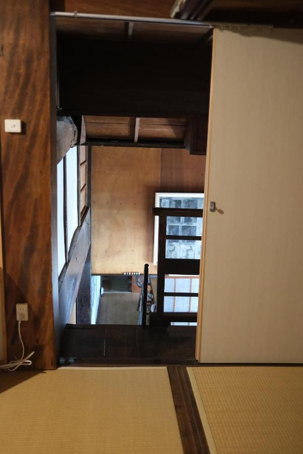 Guesthouse KOJIYA 暮らしをつくる宿 旧糀屋 Fukutsu Eksteriør billede