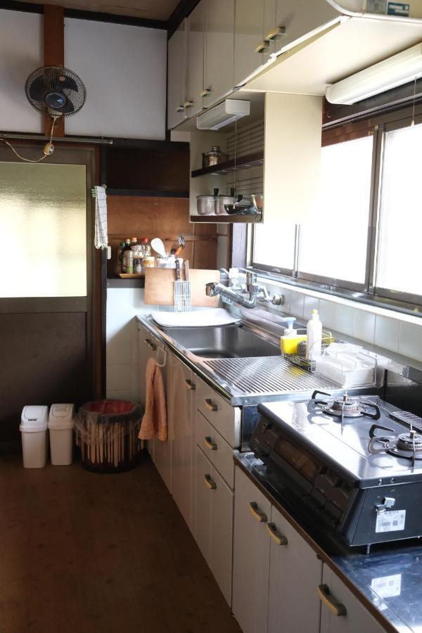 Guesthouse KOJIYA 暮らしをつくる宿 旧糀屋 Fukutsu Eksteriør billede